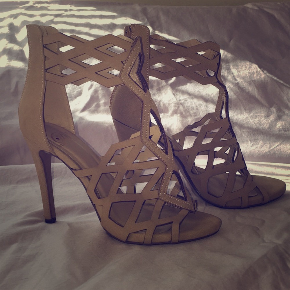 Heels 4” nude